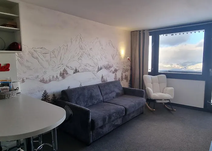 Renove Au Pied Des Pistes Avec Balcon Et Tv - Fr-1-181-2573 *